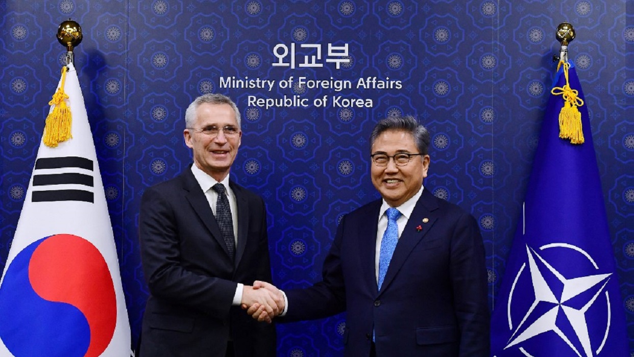 Jefe de la OTAN pide a Corea del Sur 