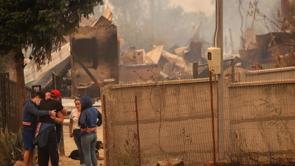 Incendios forestales en zona centro sur de Chile dejan al menos 13 muertos