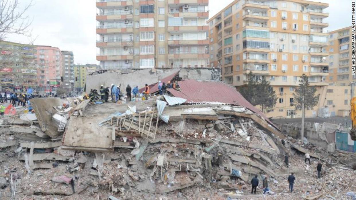 Sismo en Turquía: Rescataron a otro bebé recién nacido luego de 50 horas bajo los escombros