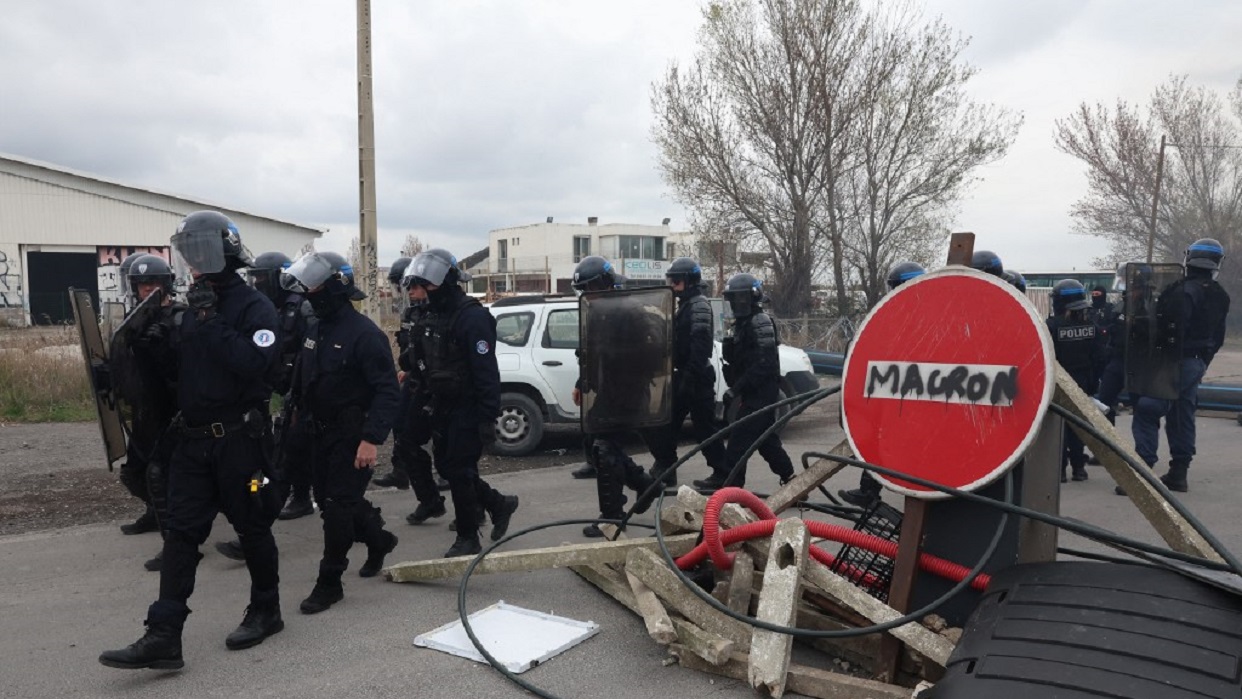Protestas del jueves en Francia dejaron 457 detenidos y 441 policías heridos