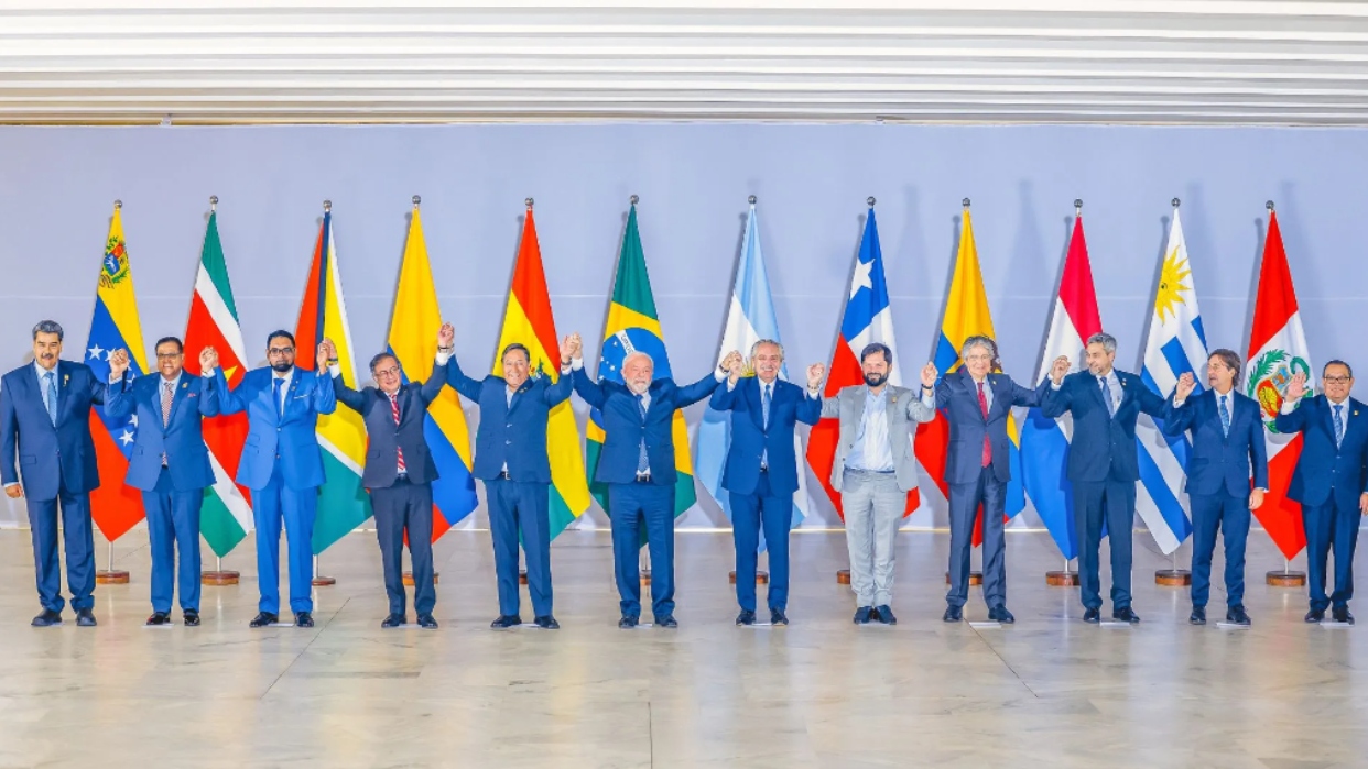 Cumbre sudamericana cierra con llamado a la unión regional: 