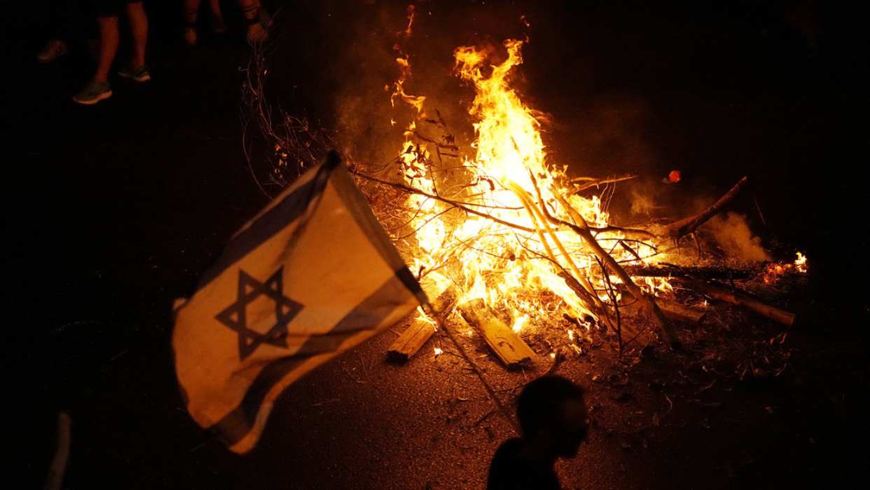 Una gran manifestación recorre Tel Aviv contra la reforma judicial de ...