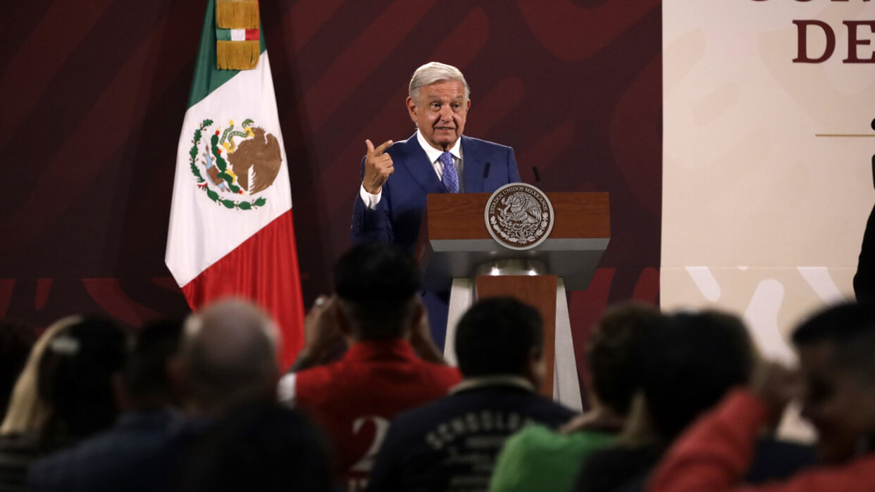 YouTube elimina rueda de prensa de López Obrador por 