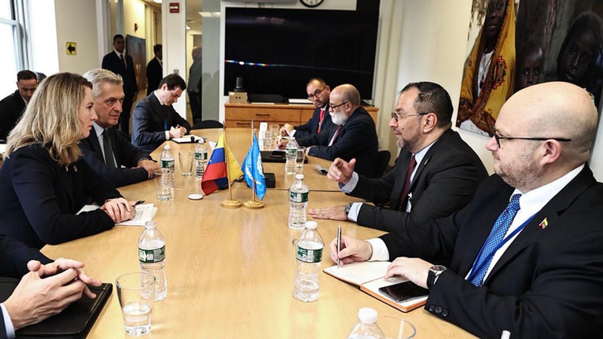 Canciller Yván Gil se reunió con representantes de la Cepal, Acnur y la OIM