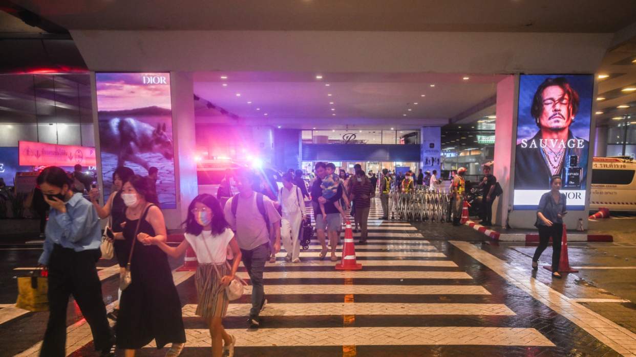 Varios muertos y heridos durante un tiroteo en un centro comercial de Bangkok