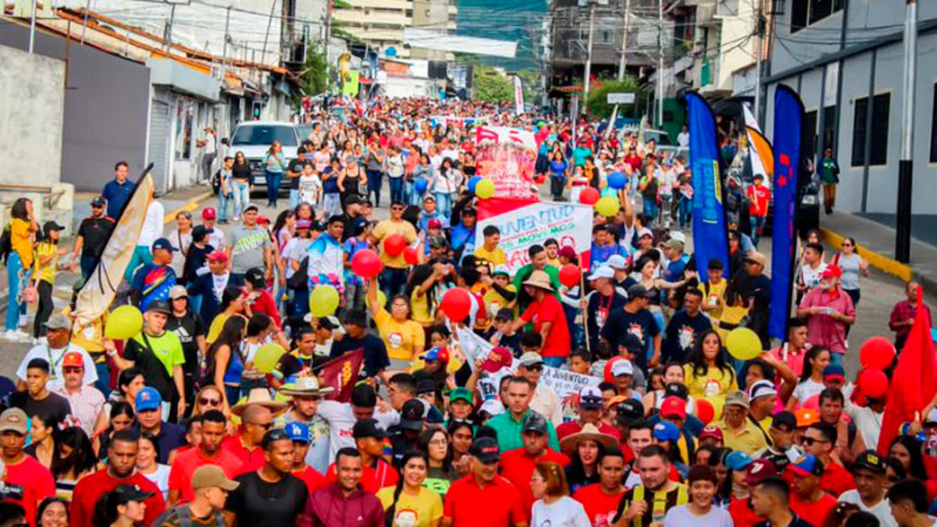 Presidente Maduro destaca movilización del pueblo en respaldo a la paz
