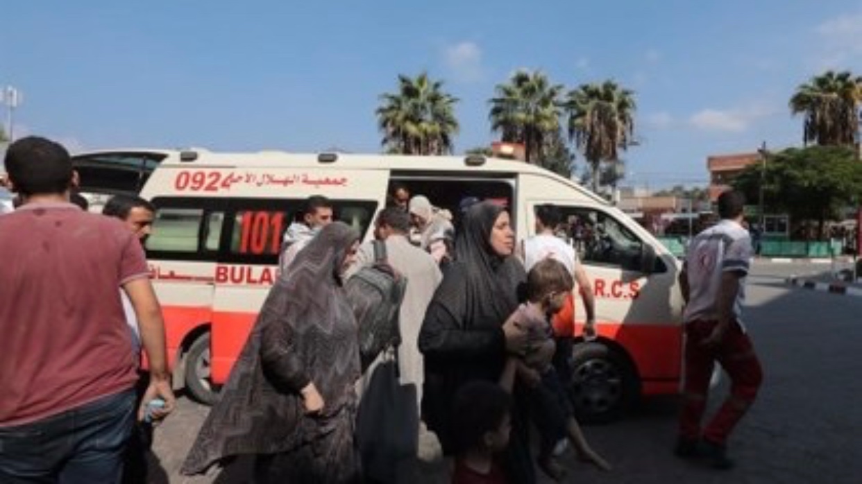 Aumentan a 2.300 los palestinos muertos y a más de 9.000 los heridos ...