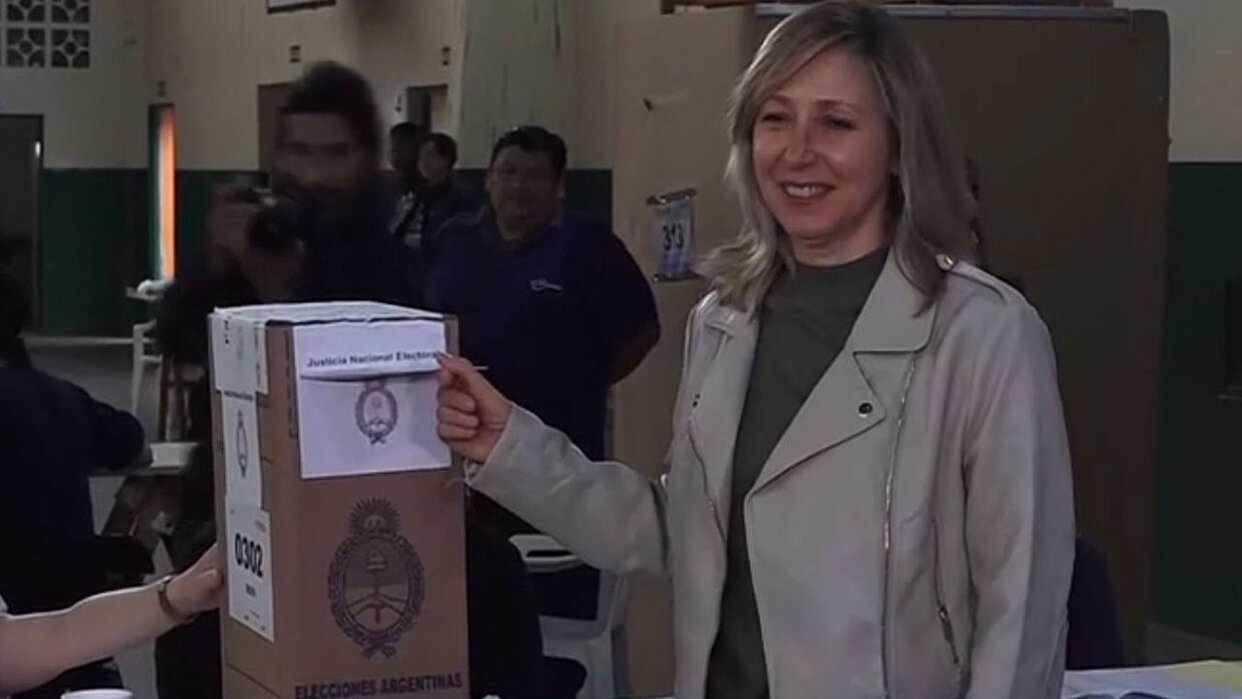 Candidata a la presidencia de Argentina Myriam Bregman invita a votar ...