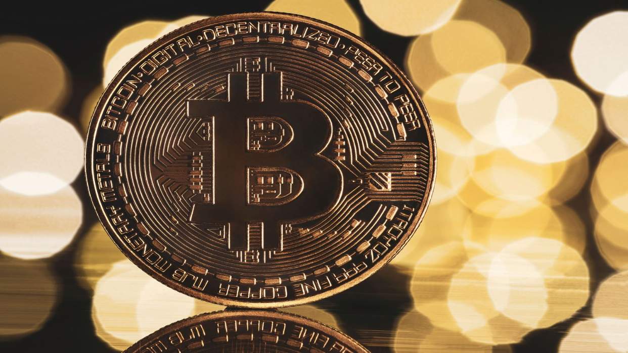 Sigue en ascenso: Bitcoin alcanza un nuevo récord y supera los 71.000  dólares