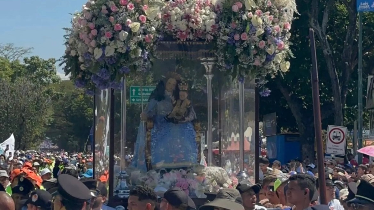 Video: Una multitud de feligreses recibió a la Divina Pastora de las Almas  en la Catedral de Barquisimeto