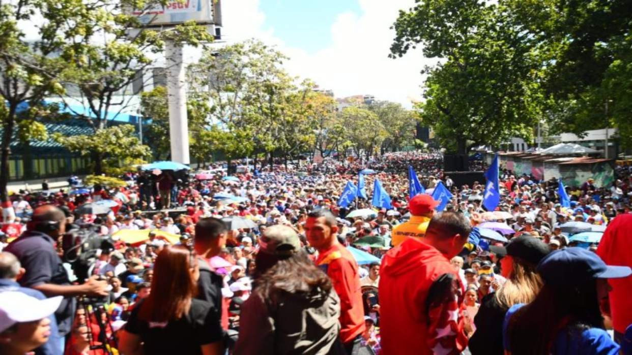 Dataviva: 53,6% de los venezolanos votaría por el presidente Maduro en los próximos comicios 
