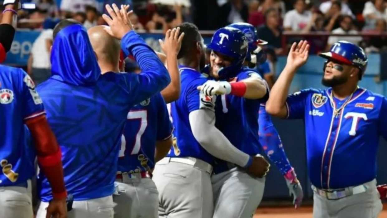 Tiburones se rearma para la Serie del Caribe de 2024