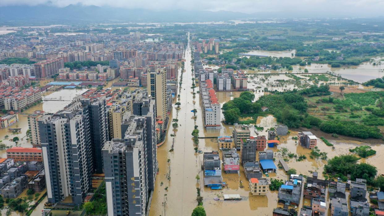 En Videos: Fuertes lluvias causan inundaciones "únicas en un siglo" en