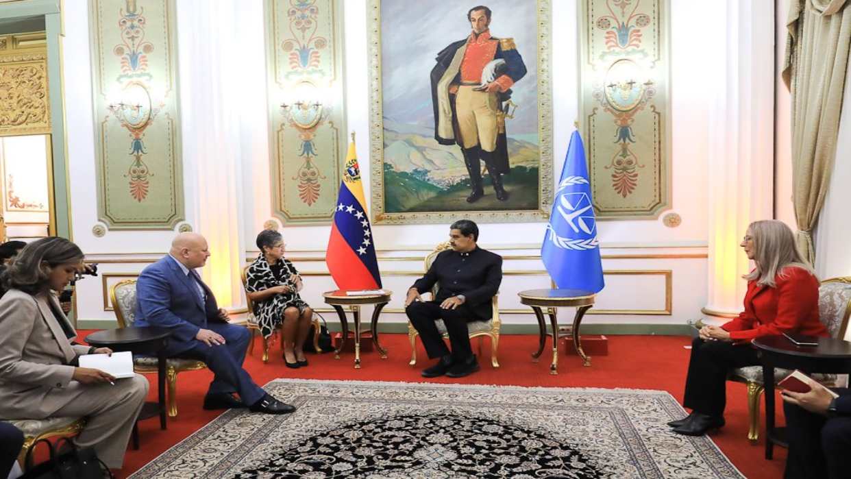  Presidente Nicolás Maduro  se reúne con el Fiscal de la CPI en Miraflores