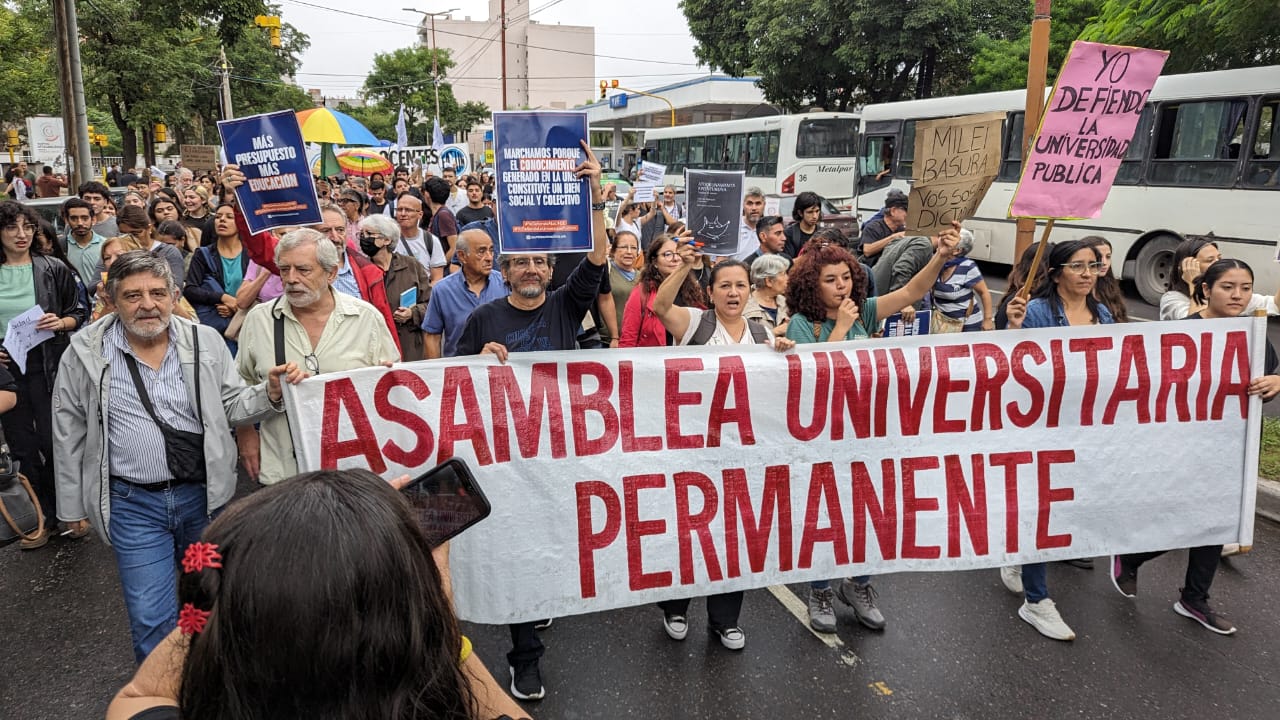 Manifestaciones universitarias desafían al Gobierno de Milei en Argentina