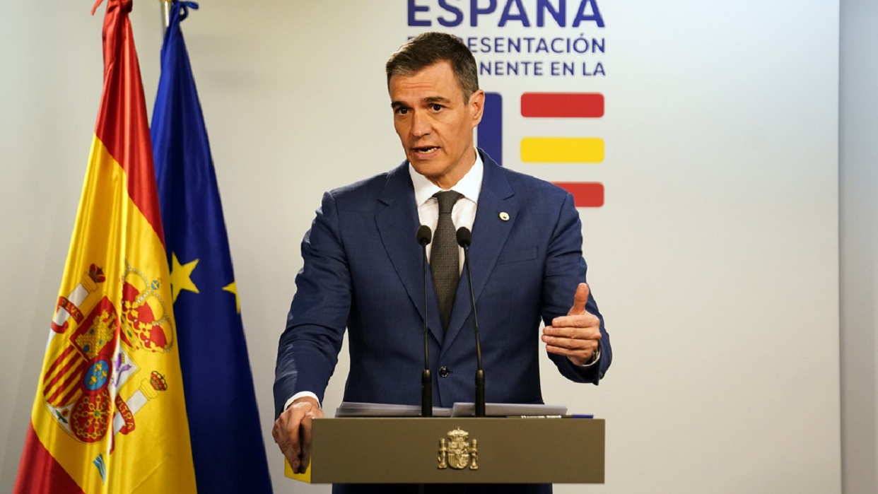 El jefe del Gobierno español, Pedro Sánchez, decide seguir al frente del Ejecutivo