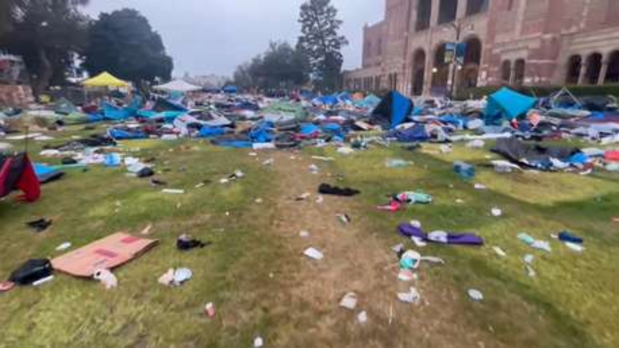 Así quedó la Universidad de California tras el desalojo de los manifestantes propalestinos