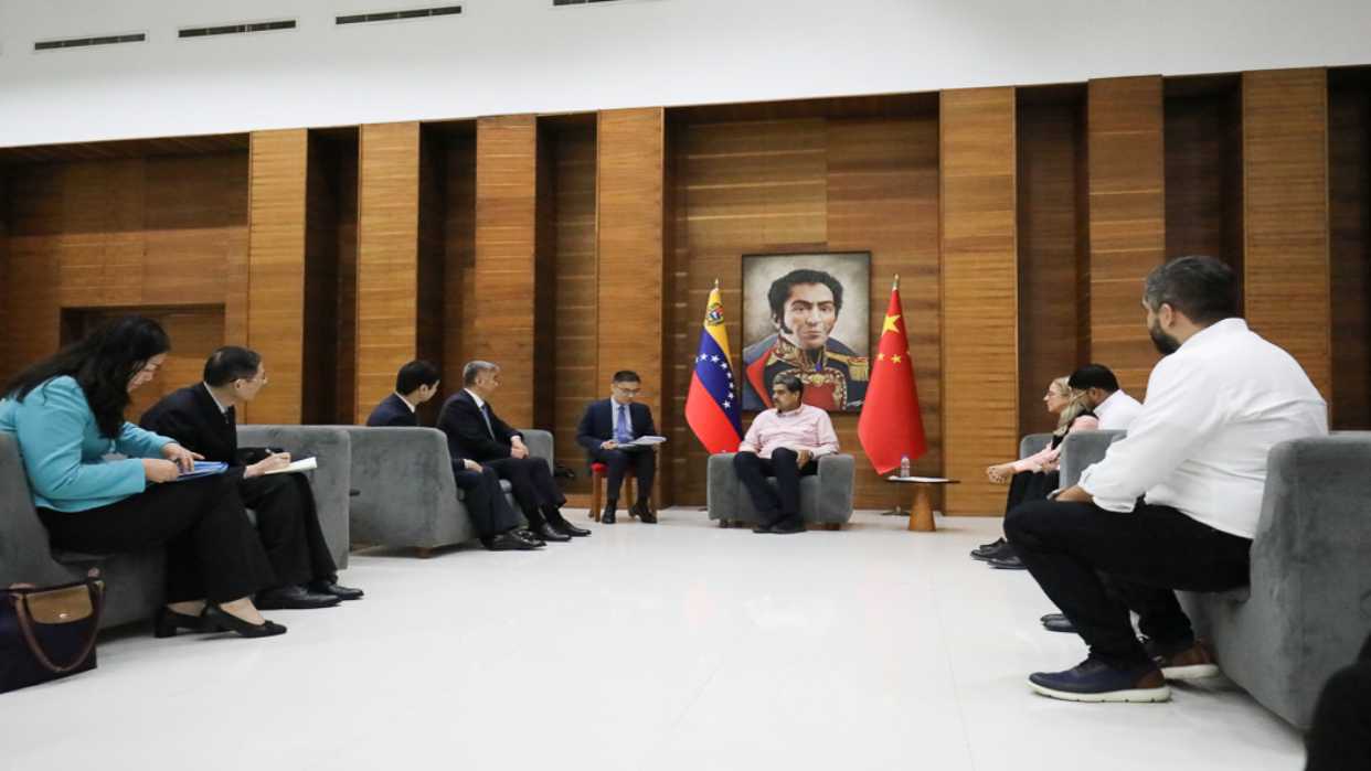 Presidente Maduro sostuvo encuentro con delegación del Comité Central del Partido Comunista de China