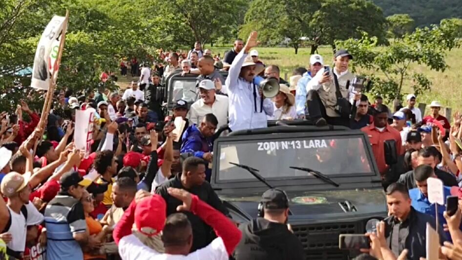 Presidente Maduro fue recibido con entusiasmo en las calles de Simón Planas en Lara 