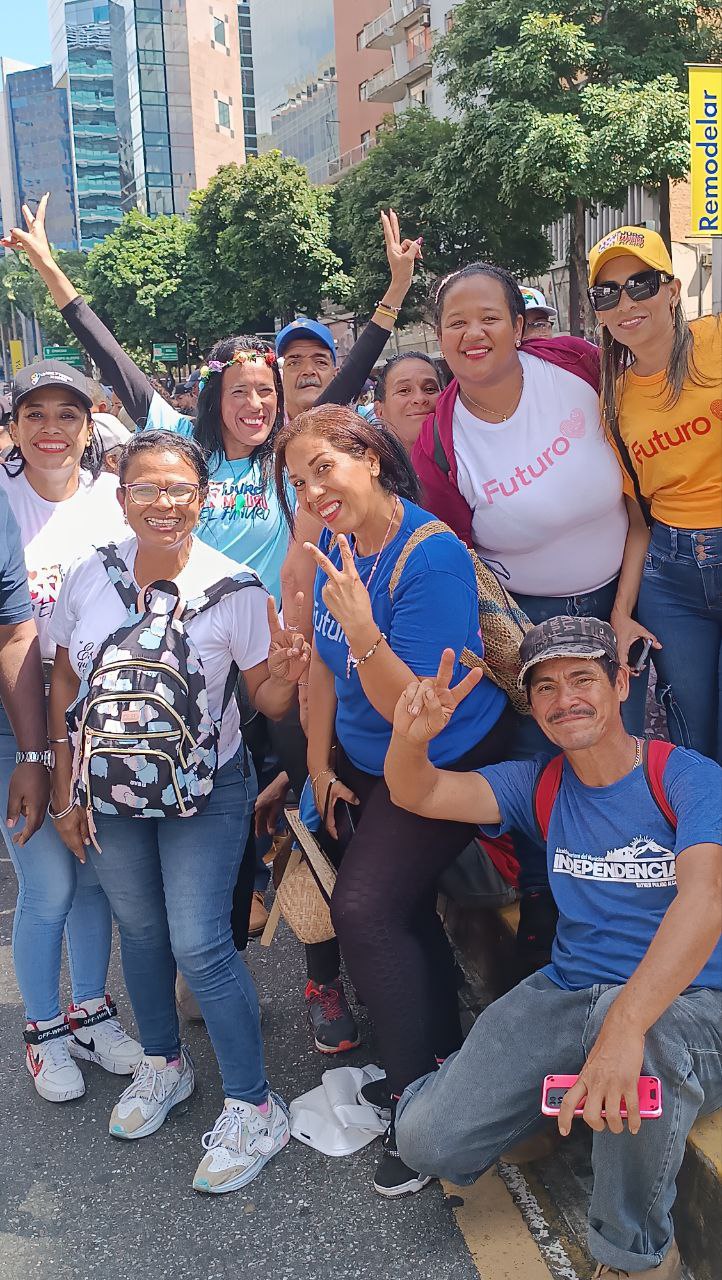 Pueblo caraqueño se despliega en defensa de la paz y su soberanía (+Fotos)