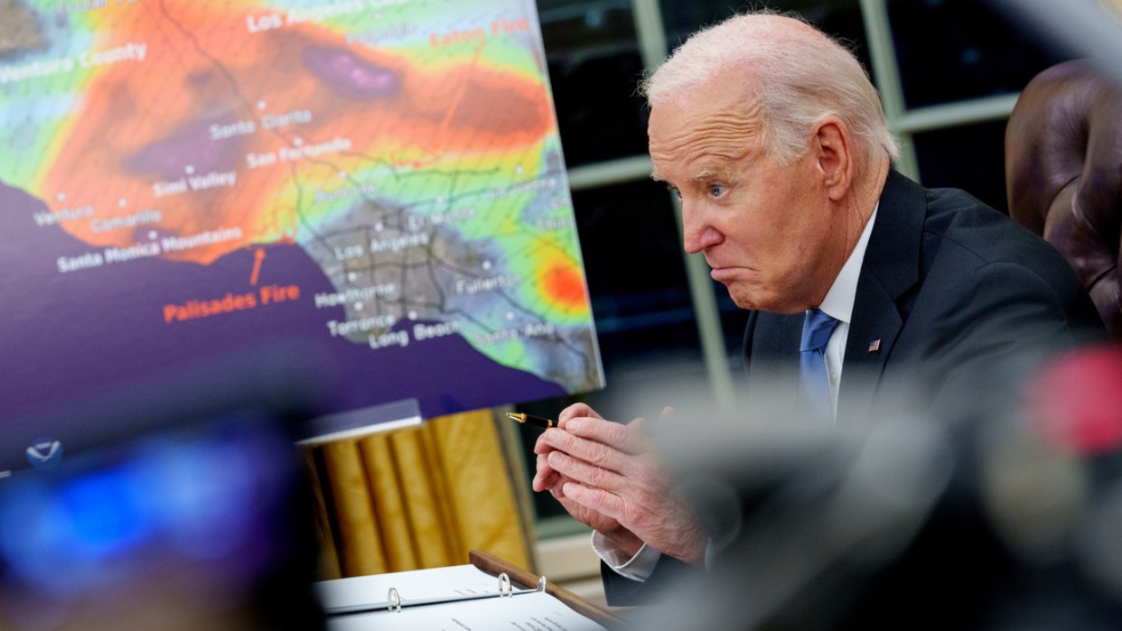 Trump revoca el acceso de Biden a información clasificada: "Joe, estás  despedido"