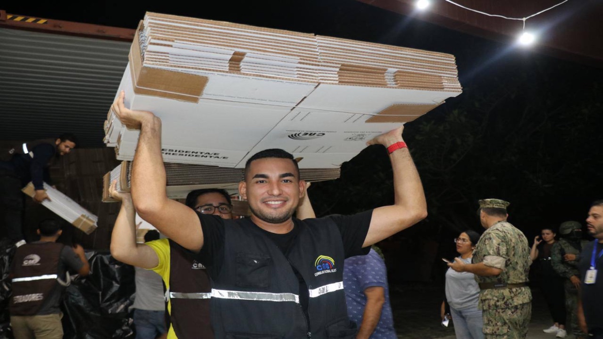 Ecuador celebra este domingo un simulacro de la segunda vuelta ...