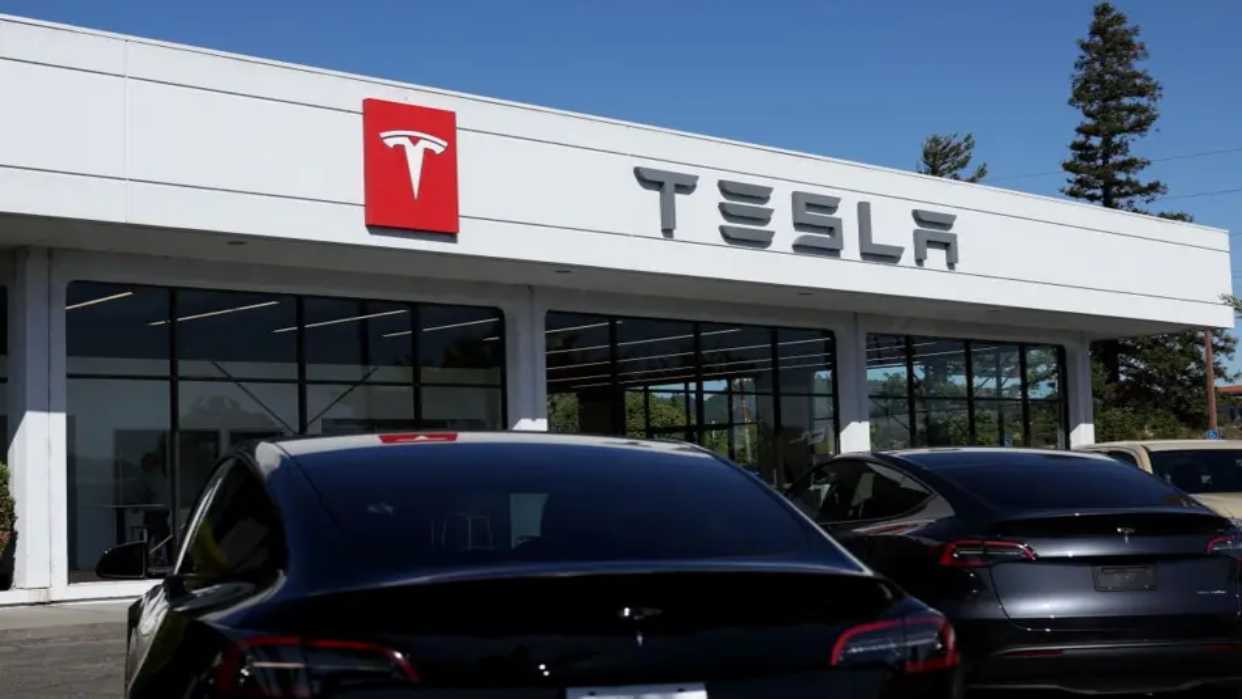 Acciones de Tesla se hundieron casi 15% luego de fuertes ataques entre Elon Musk y Donald Trump