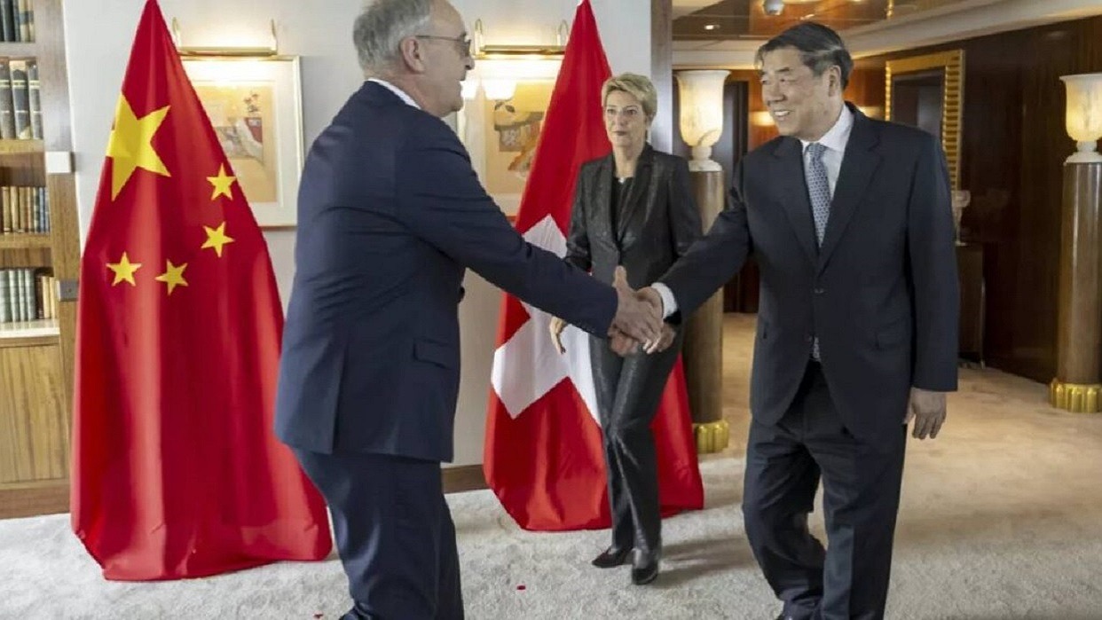 Este domingo continúan las negociaciones comerciales entre Estados Unidos y China en Suiza