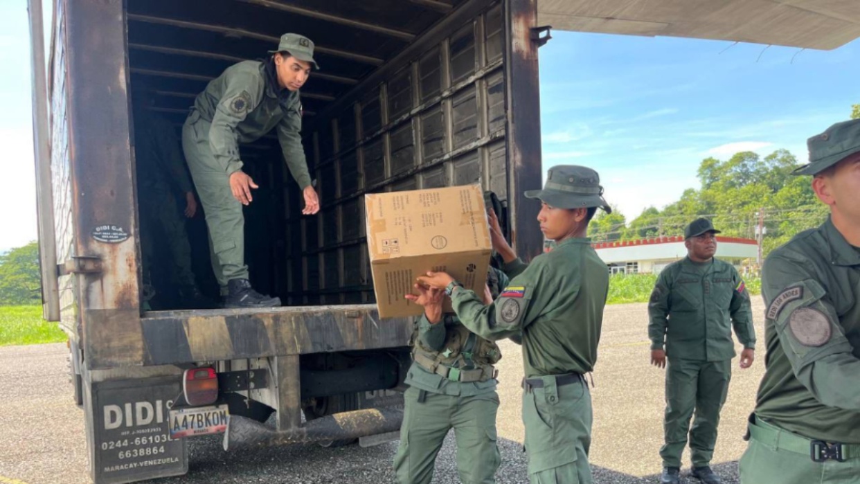 FANB despliega aviones con medicamentos para apoyar a zonas andinas afectadas por lluvias