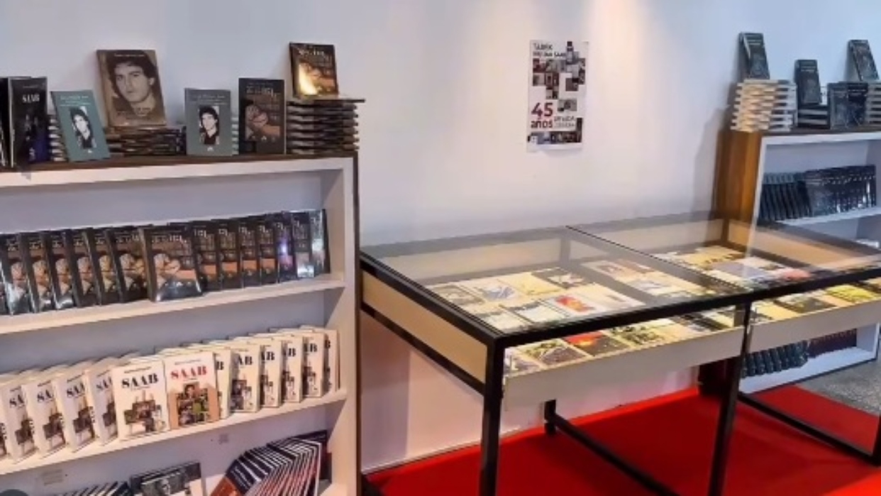 Filven exhibe las 33 ediciones de los 17 libros publicados por el poeta Tarek William Saab