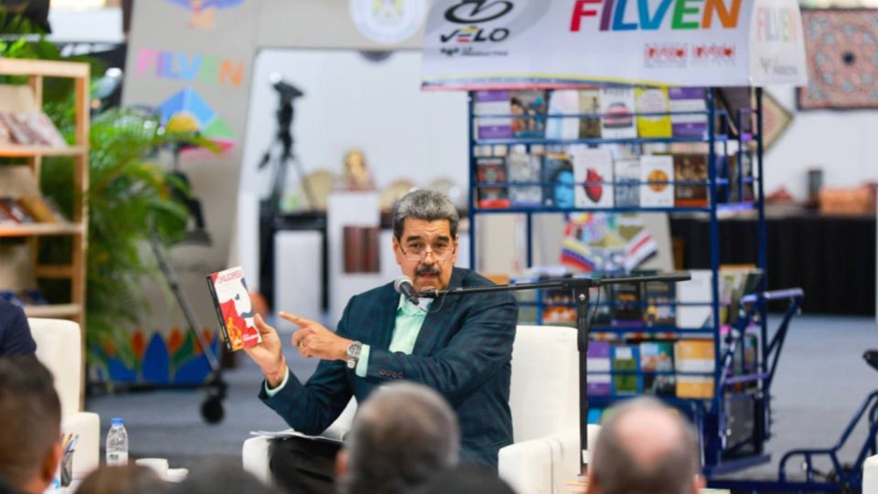 Maduro en la Filven: “La historia debe reconocernos y respetar nuestra herencia milenaria, diversa y mestiza”