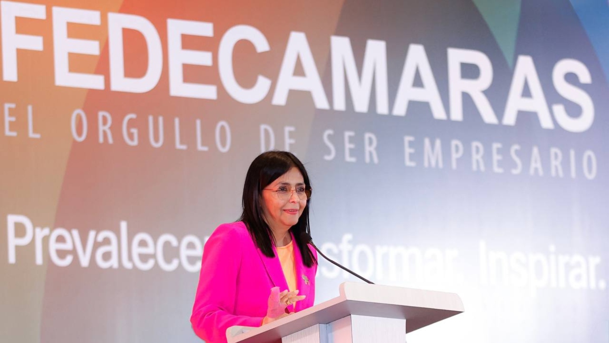 Vicepresidenta Rodríguez: Gracias a los esfuerzos de la industria y de la clase obrera la producción petrolera no ha caído