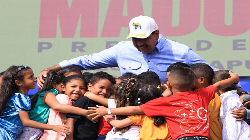 Presidente Maduro a los niños en su día: 