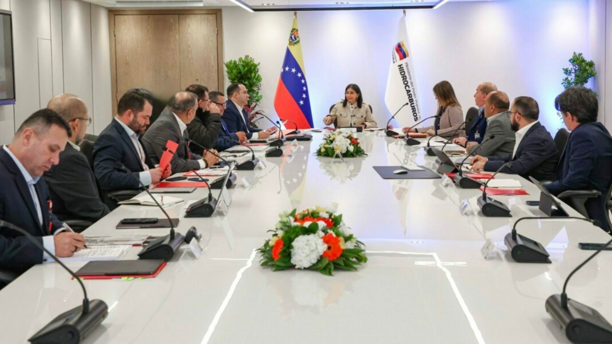 Delcy Rodríguez Leads Strategic Session on 2025 Oil and Gas Production Plan