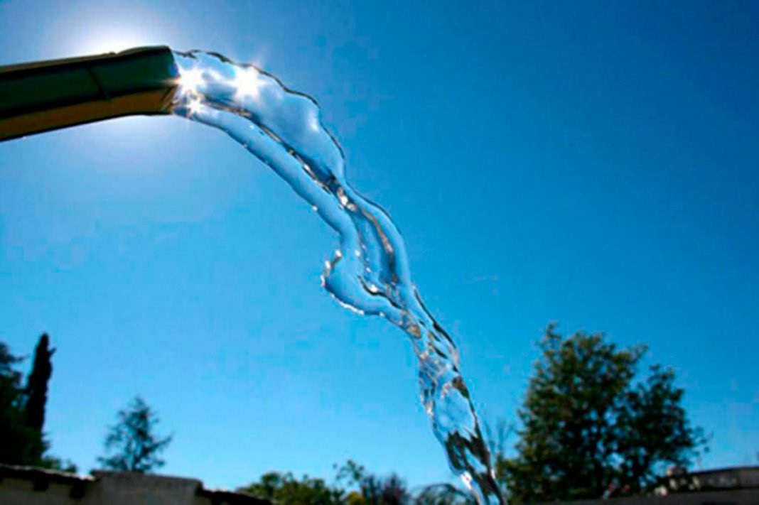 El agua es un tema que deben asumir las comunidades de todo el país