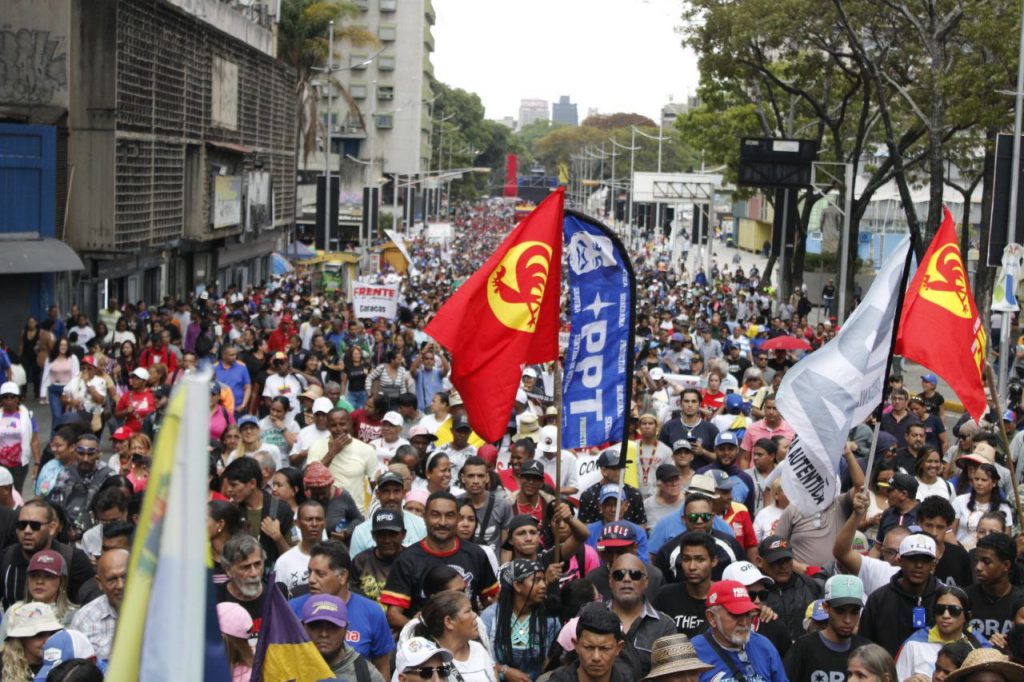(+Fotos) Pueblo venezolano se moviliza este jueves por la paz y la ...