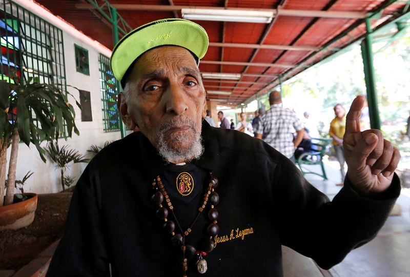 El fanático más antiguo de los Leones del Caracas llega a 100 primaveras